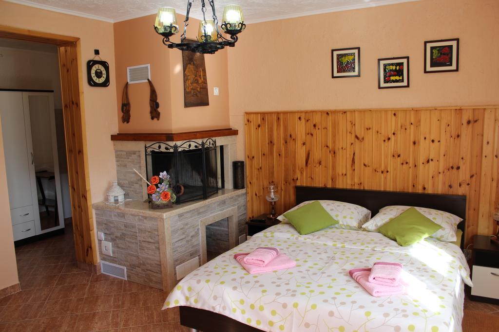 Rooms Katarina Kadumi Kamer foto